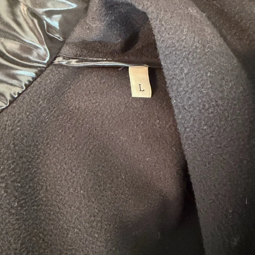 Moncler black Jacket with Belt - Picture 7 of 7